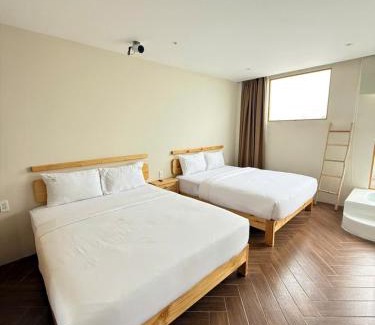 Old Quarter Hotel | SunSet Story Hotel