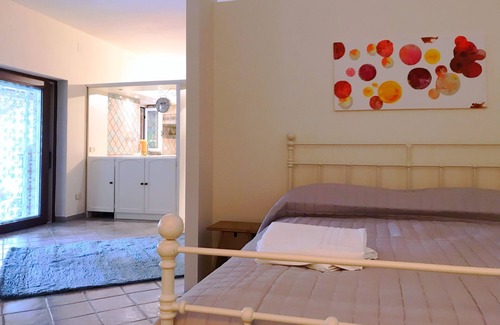 Taranto House | Sunset View Loft with pool
