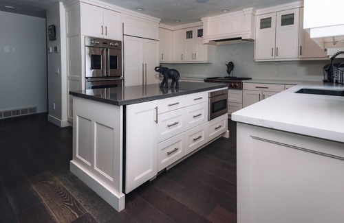Bountiful House | Sunset Views! Indoor Sport Court, Pool table, Golf Course, 12 min to downtown
