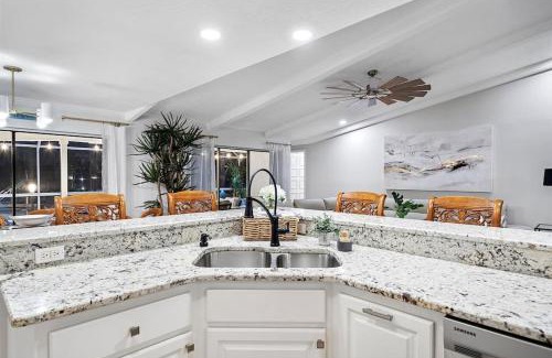Caloosahatchee House | Sunset Villa - Htd Salt Pool - Hot Tub -Canal-Golf