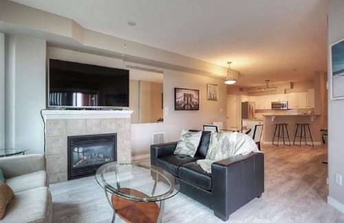 North End Condo | Sunset Waterfront Resort by DKRA