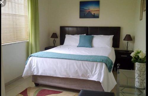 Greater Johannesburg Metropolitan Area Apartment | SunSet West Self Catering Maraisburg Roodepoort