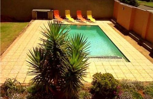 Greater Johannesburg Metropolitan Area Apartment | SunSet West Self Catering Maraisburg Roodepoort