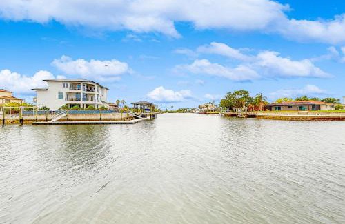Spring Hill House | Sunsets and Dolphins