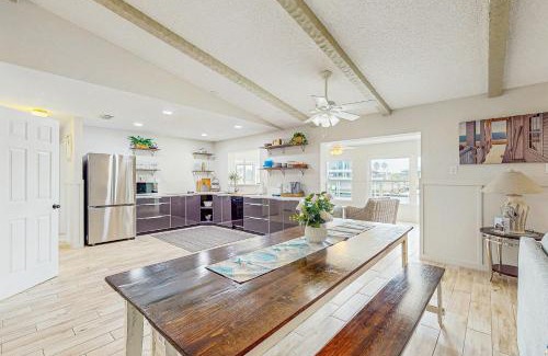 Spring Hill House | Sunsets and Dolphins