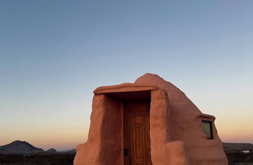 Alpine Cabin | Sunsets. Stars. Serenity. Organic Eco-Dome in Terlingua.