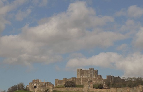 Martin Cottage | SUNSHINE CHALET (NO 85), family friendly, with pool in Kingsdown