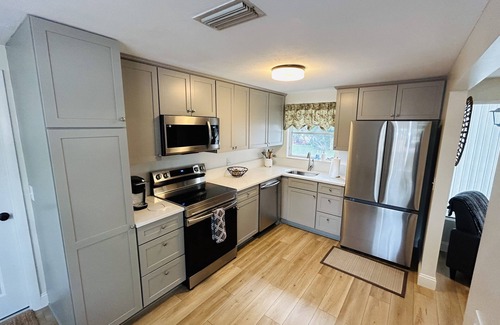 Sarasota Springs House | Sunshine Haven: Relax and Unwind