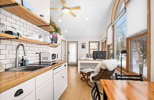 St. Louis County Apartment | Sunshine Studio w/Beach Access