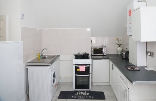 Manchester Apartment | Sunshine Suite