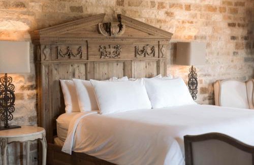 Santa Ynez House | Sunstone Villa the Tuscany Grand Suite