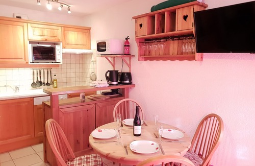 Samoens Apartment | Super 1 bed apartment close to Samoens centre and ski bus