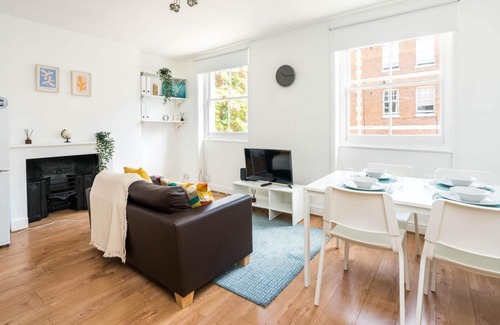 St. Pancras Apartment | Super 1BD Flat minutes from Kings Cross Station!