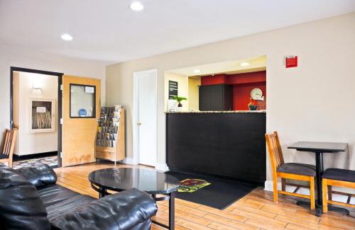 Augusta Hotel | Super 8 by Wyndham Augusta Ft Eisenhower Area