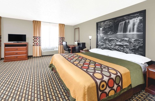 Bolivar Hotel | Super 8 by Wyndham Bolivar