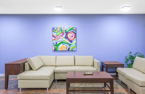 Brinkley Hotel | Super 8 by Wyndham Brinkley
