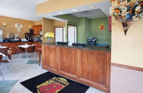 River Grove Hotel | Super 8 by Wyndham Chicago/Rosemont/O'Hare/SE