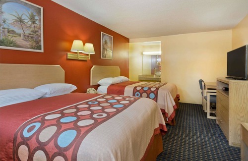 Chipley Hotel | Super 8 by Wyndham Chipley