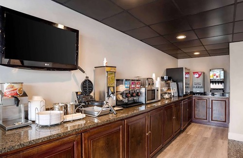Daleville Hotel | Super 8 by Wyndham Daleville/Fort Novosel