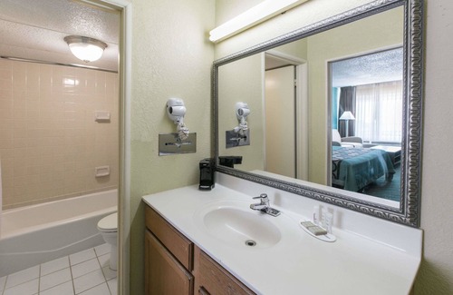 Duncan Hotel | Super 8 by Wyndham Duncan