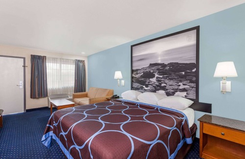 El Cajon Hotel | Super 8 by Wyndham El Cajon/San Diego