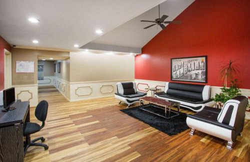 Garner Hotel | Super 8 by Wyndham Garner/Clayton/Raleigh
