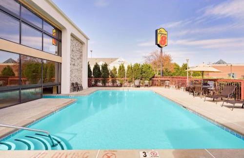 Hermitage Hotel | Super 8 by Wyndham Hermitage Nashville
