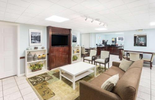 Decatur Hotel | Super 8 by Wyndham Lithonia