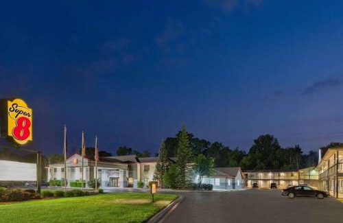 Marysville Hotel | Super 8 by Wyndham Marysville/Port Huron Area