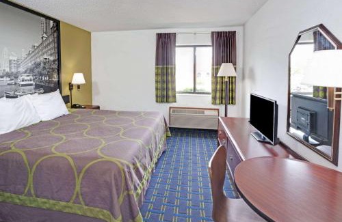 Monee Hotel | Super 8 by Wyndham Monee I-57