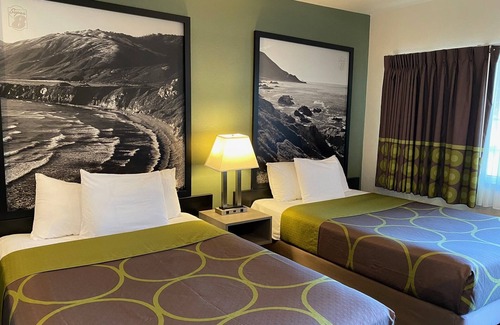 North Fremont Street Hotel | Super 8 by Wyndham Monterey