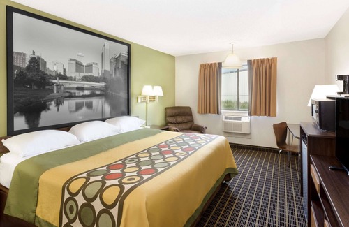 Norfolk Hotel | Super 8 by Wyndham Norfolk