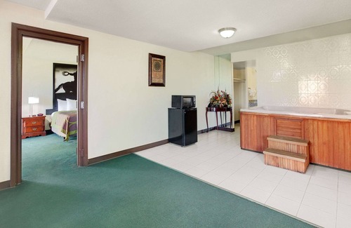 Norman Hotel | Super 8 by Wyndham Norman