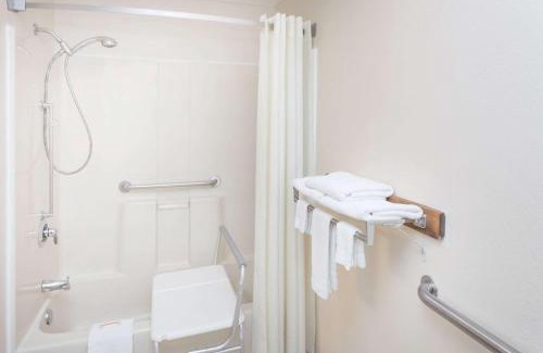 Pekin Hotel | Super 8 by Wyndham Pekin/Peoria Area