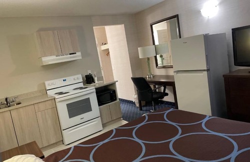 Red Deer Hotel | Super 8 by Wyndham Red Deer