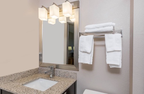 Sioux City Hotel | Super 8 by Wyndham Sioux City South