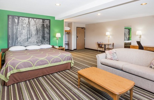 Sioux City Hotel | Super 8 by Wyndham Sioux City South