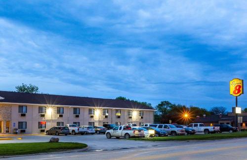 Storm Lake Hotel | Super 8 by Wyndham Storm Lake