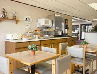 Superior Hotel | Super 8 by Wyndham Superior WI