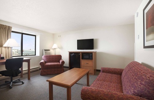 Williston Hotel | Super 8 by Wyndham Williston ND