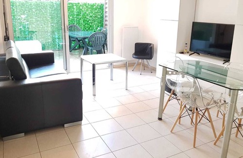 Liberation Apartment | Super Appartement Avec Grande Terrasse Pour 4 Personnes