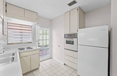 Historic Downtown Kissimmee House | SUPER BOHO - Lake Toho Timeless Charm