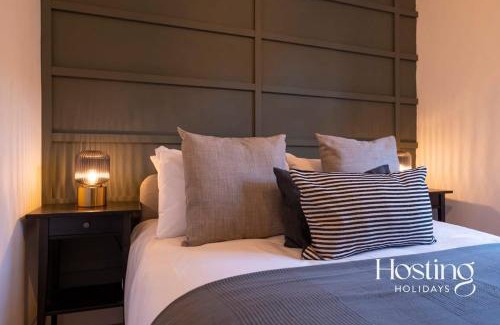 Henley Apartment | Super Central Apartment Close To River & Station