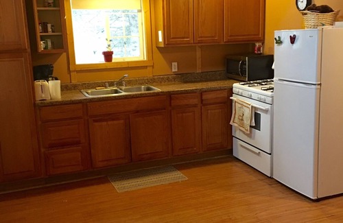 Sterling Cottage | Super comfortable Alaska Cottage or Kitchenette.