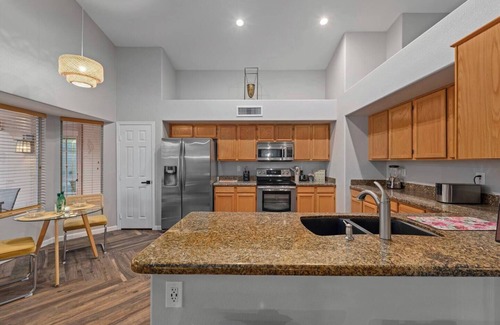 Monarch House | SUPER COMFY HOME! with Private Heated Pool
