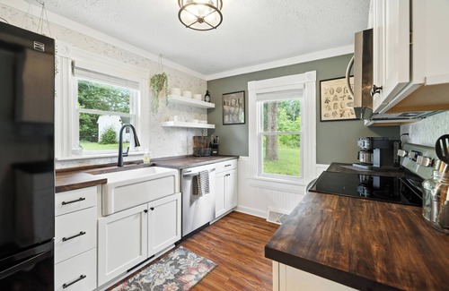 Luray Other | Super Cozy 5 Acre Farmhouse in Luray - Close to Everything