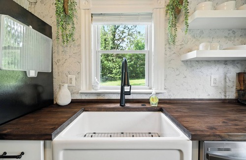 Luray Other | Super Cozy 5 Acre Farmhouse in Luray - Close to Everything