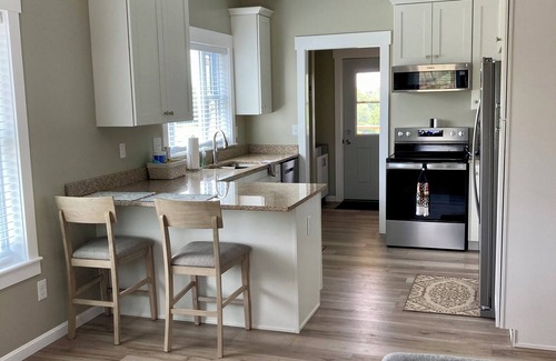 Dry Ridge House | Super cute and Cozy 2-bedroom house with AC and WiFi in dry ridge