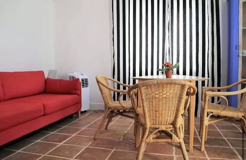 Petaluma Cottage | Super Cute Guesthouse in West Petaluma