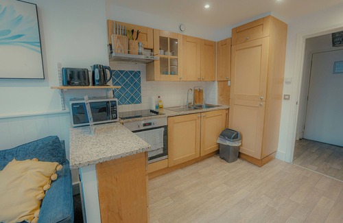 Beaumont Apartment | Super Duplex Central City Apt Free Private parking